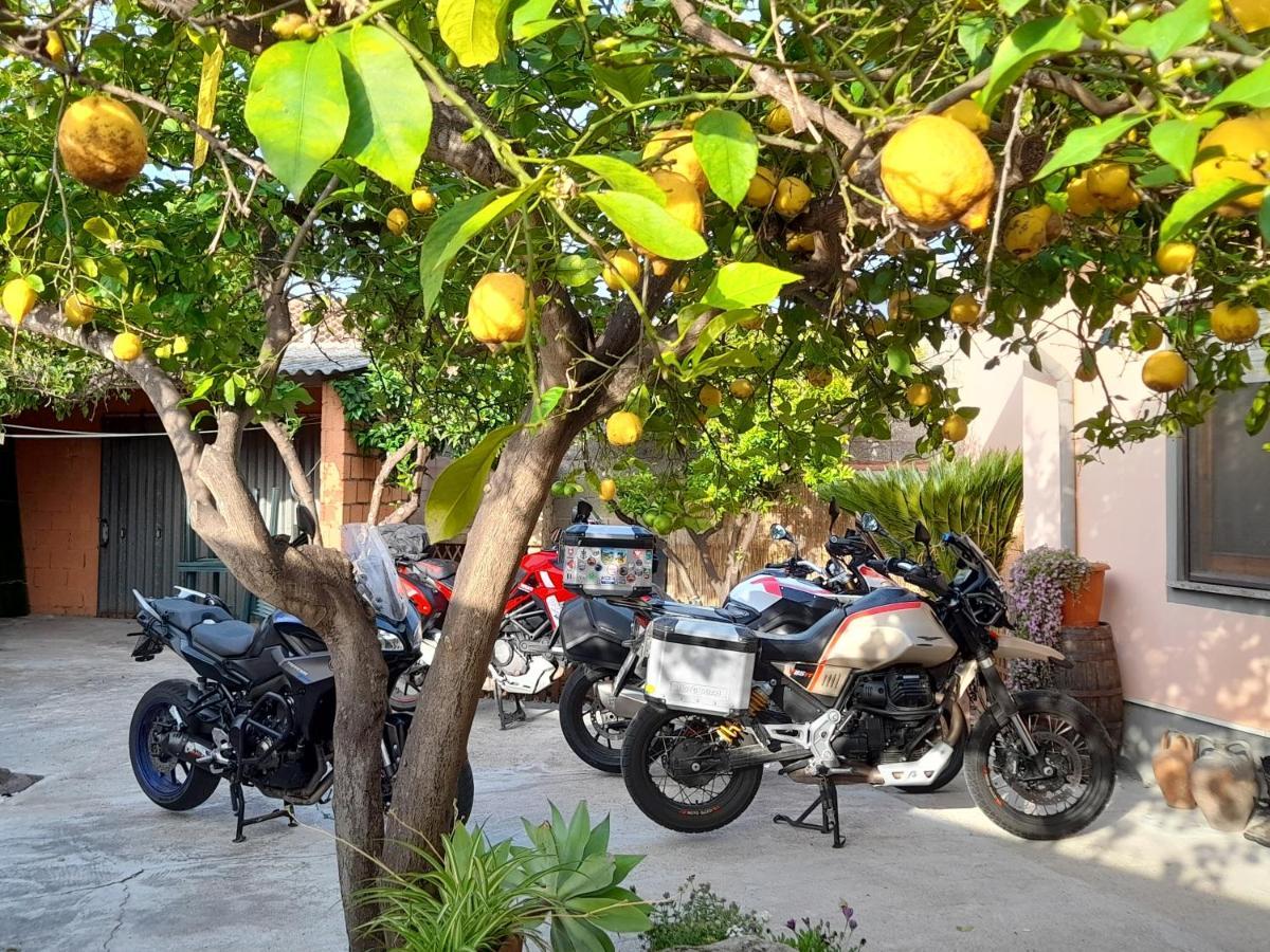 Su Fassoi Cabras Bed & Breakfast Dış mekan fotoğraf