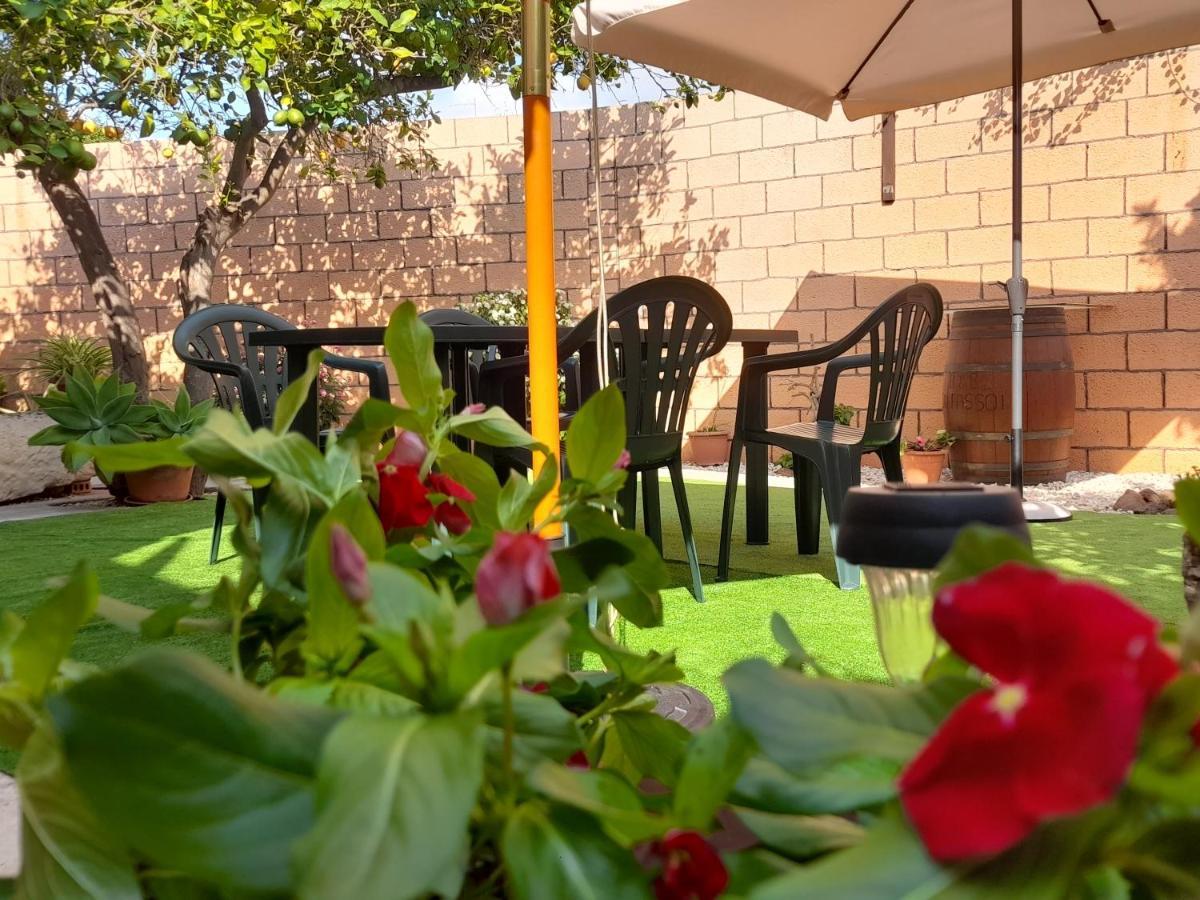 Su Fassoi Cabras Bed & Breakfast Dış mekan fotoğraf
